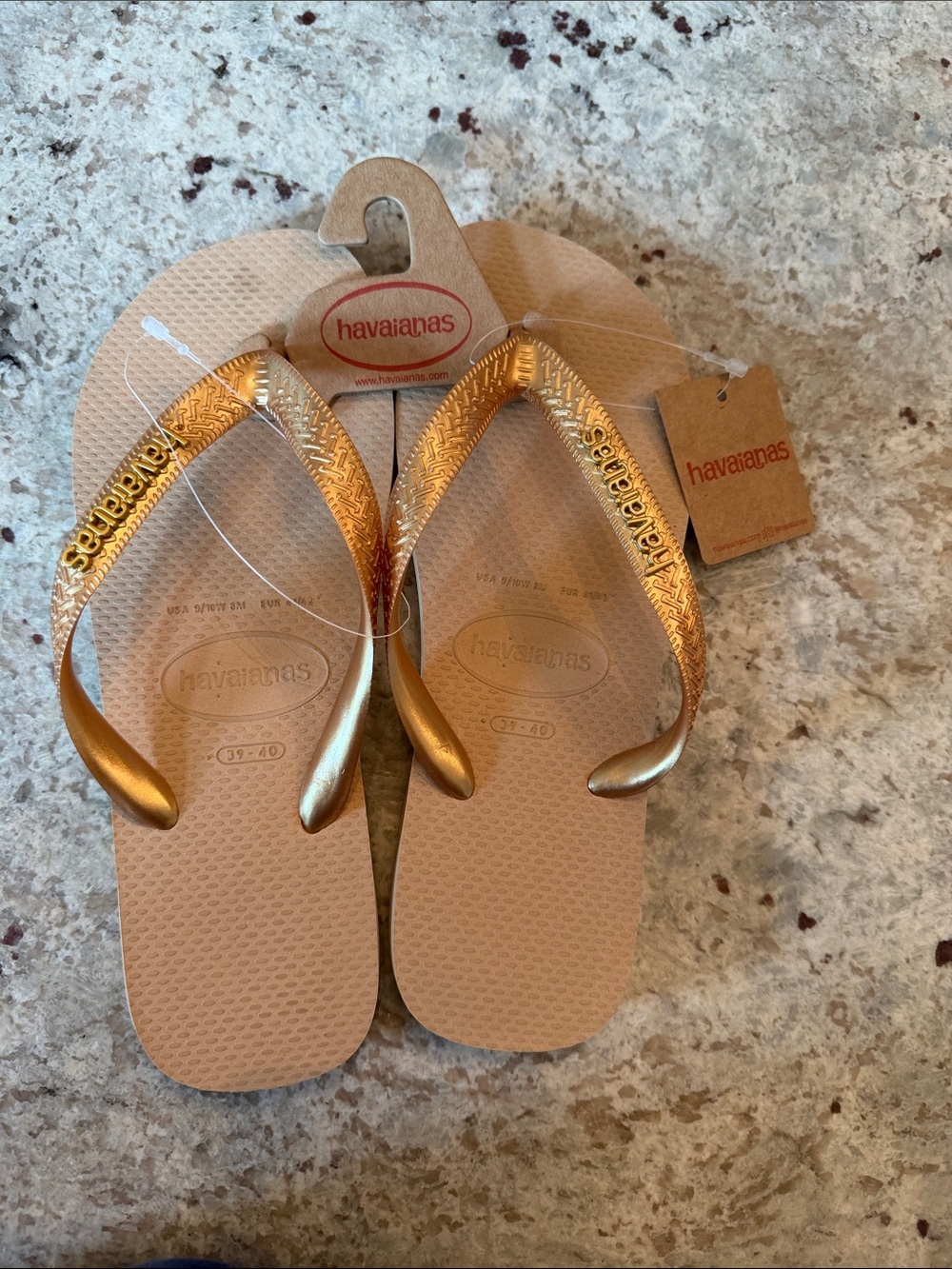 Havaianas Women’s Metallic Gold Strap Sandals with Tan Footbed